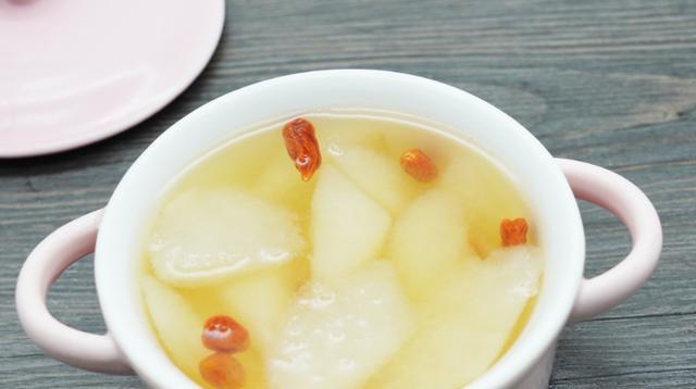 雪梨苹果汁怎么做？在家自制雪梨苹果汁的步骤是什么？