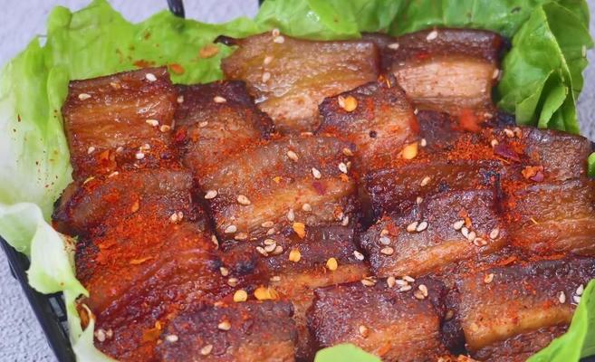 蒜蓉辣椒酱炒五花肉怎么做？步骤和技巧有哪些？
