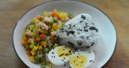 手捏海苔饭团怎么做？步骤和材料有哪些？