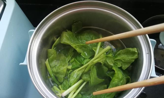 青罗卜菠菜鸡蛋煎饼怎么做？步骤和技巧有哪些？