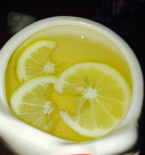 冰鲜柠檬水怎么做？制作冰鲜柠檬水的步骤是什么？