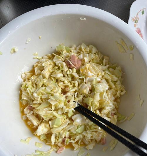 包菜饼怎么做才好吃？有哪些简单易学的步骤？