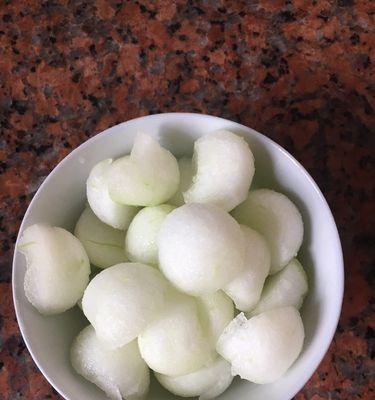 肉圆子蒸冬瓜怎么做？步骤和技巧有哪些？