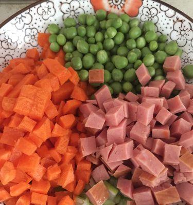 豌豆米炒火腿怎么做？步骤和技巧有哪些？