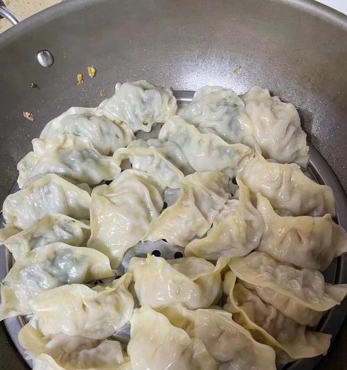 如何在家轻松制作美味的白菜馅饺子？