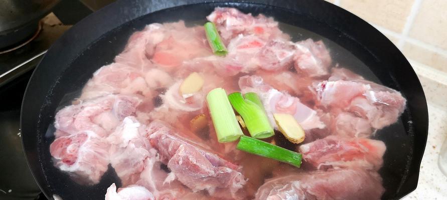 猪骨头炖萝卜丝的做法是什么？如何炖制才能更加美味？