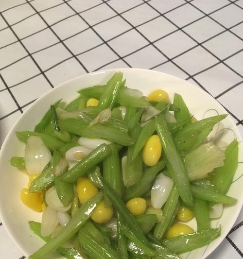 百合芹菜炒肉丝的做法（清爽美味）