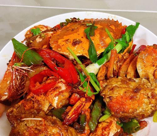 美食天堂——青红椒炒蟹（享受一场味蕾盛宴）