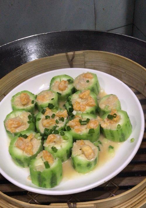 蒸咸鸭蛋的做法（传统美食经典再现）