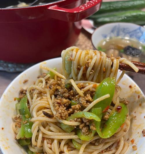 自制美味炸酱意面（简单易学）