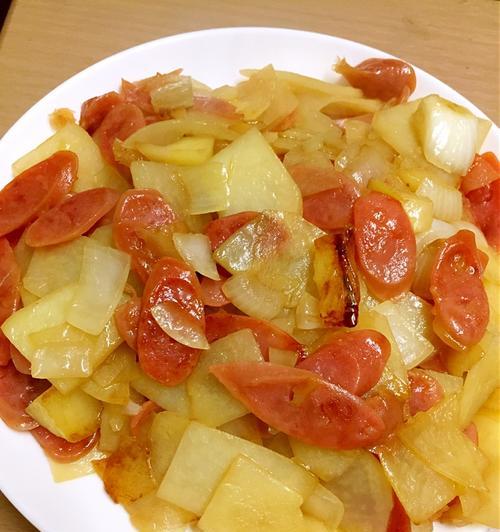 土豆片炒腊肠的做法是什么？如何炒制出美味的土豆片炒腊肠？