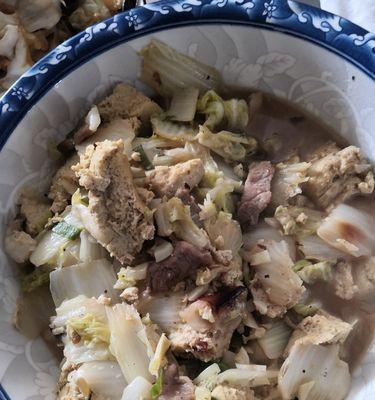 白菜五花肉炖冻豆腐怎么做？步骤和技巧有哪些？