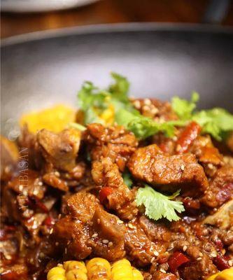以子姜炒鸡，口感鲜香的美食享受（家常菜谱）