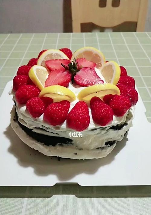 草莓裸蛋糕六寸怎么做？详细步骤和技巧是什么？