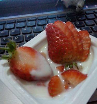 美味健康的酸奶沙拉（以酸奶为主材料）