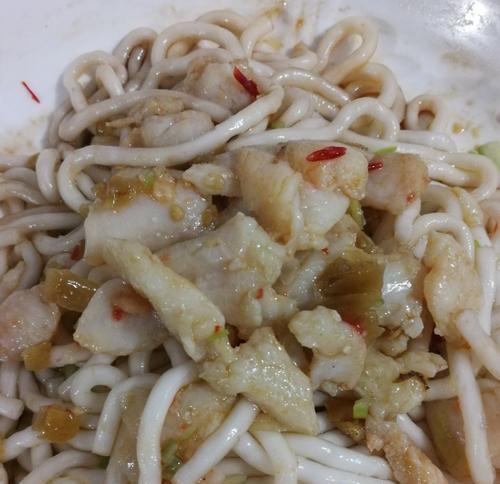 土豆粉蒸鱿鱼怎么做？步骤和技巧有哪些？