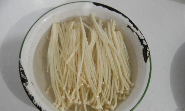 水豆豉拌金针菇怎么做？步骤和技巧是什么？