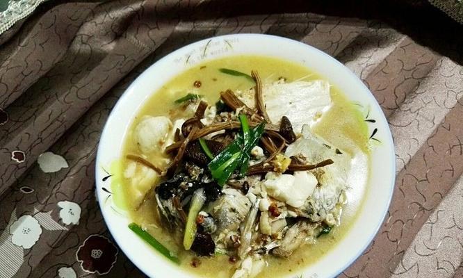 清炖鱼头豆腐汤的做法是什么？步骤详解及常见问题解答？