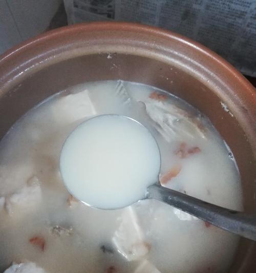 清炖鱼头豆腐汤的做法是什么？步骤详解及常见问题解答？