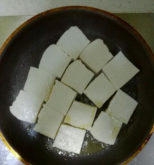 瘦肉焖炸豆腐怎么做？步骤和技巧有哪些？