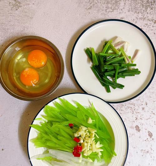 莴笋口蘑炒蛋虾怎么做？步骤和技巧是什么？